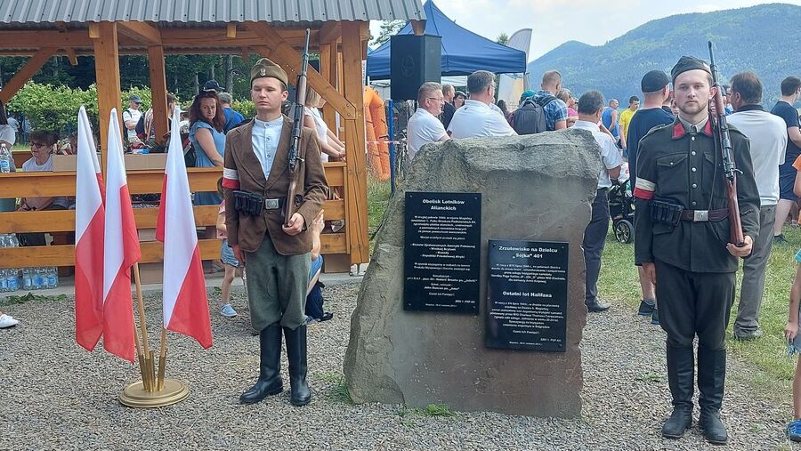 Piknik historyczny na Dzielcu w Słopnicach. Fot. Łukasz Płatek (IPN)