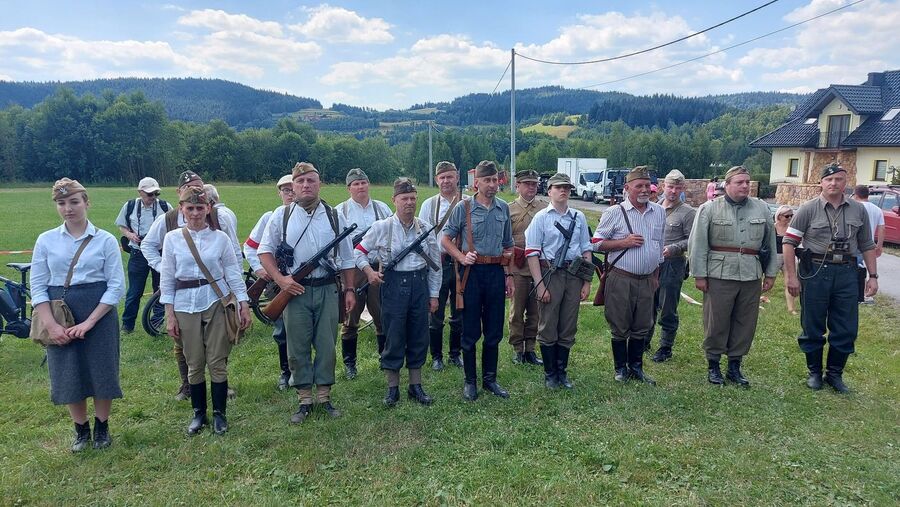 Piknik historyczny na Dzielcu w Słopnicach. Fot. Łukasz Płatek (IPN)