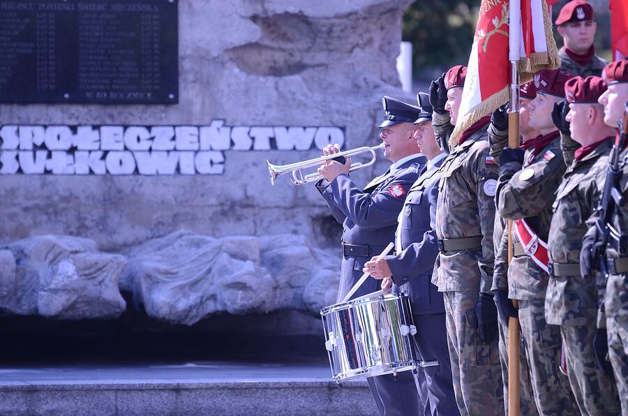Uroczystości w Sułkowicach w związku z 80. rocznicą niemieckiej pacyfikacji miejscowości. Fot. Janusz Ślęzak (IPN)