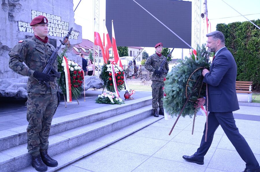 Uroczystości w Sułkowicach w związku z 80. rocznicą niemieckiej pacyfikacji miejscowości. Fot. Janusz Ślęzak (IPN)