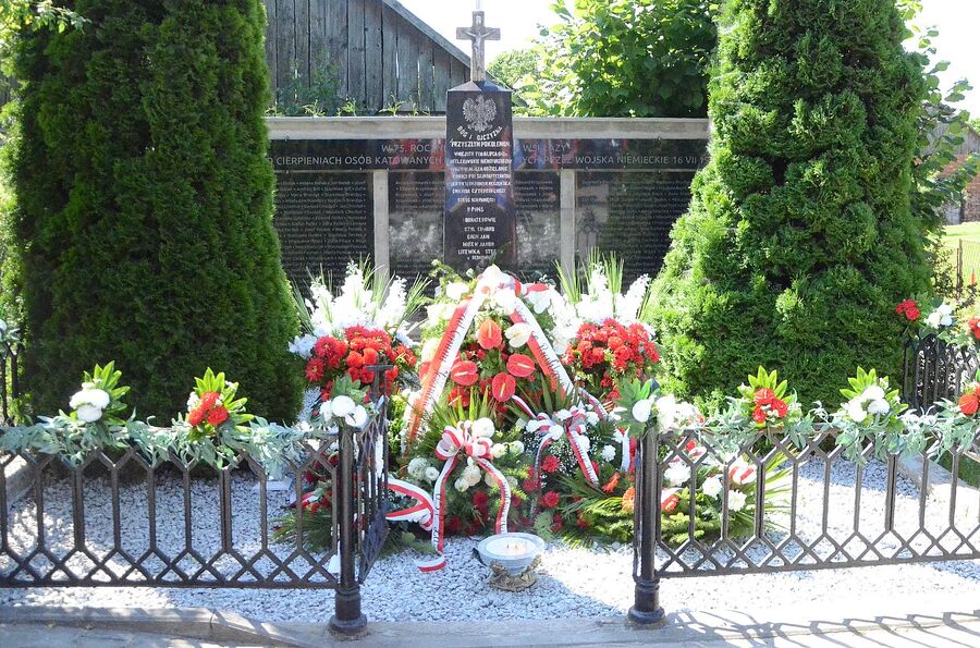 80. rocznica niemieckiej pacyfikacji wsi Łazy. Fot. Janusz Ślęzak (IPN)