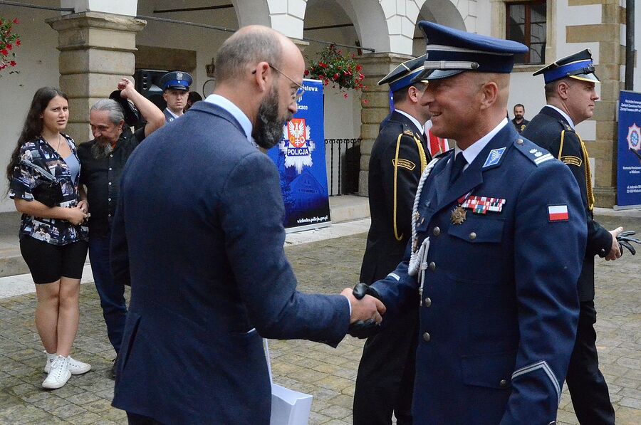 Niepołomice. Obchody święta policji. Fot. Janusz Ślęzak (IPN)