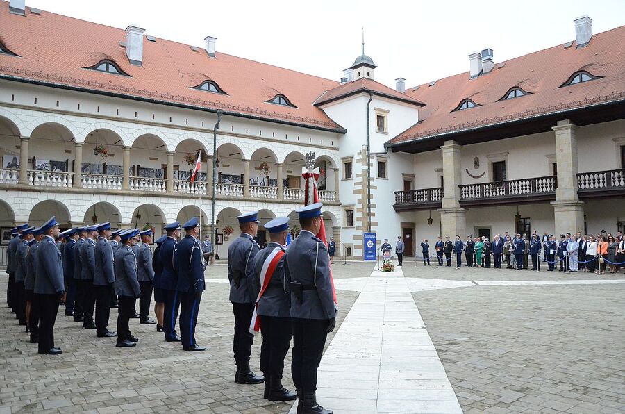 Niepołomice. Obchody święta policji. Fot. Janusz Ślęzak (IPN)