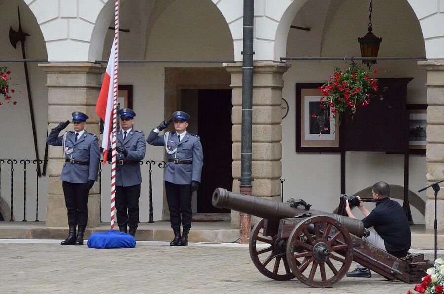 Niepołomice. Obchody święta policji. Fot. Janusz Ślęzak (IPN)