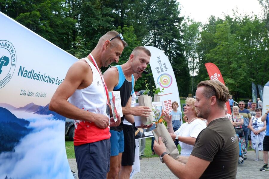 Wysowa Zdrój. Bieg Pustelnika i gra terenowa IPN