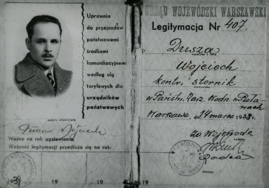 Przedwojenna legitymacja Wojciecha Bolesława Duszy jako pracownika Państwowego Zarządu Wodnego w Puławach. Fot. ze zbiorów Aleksandra Marczyńskiego