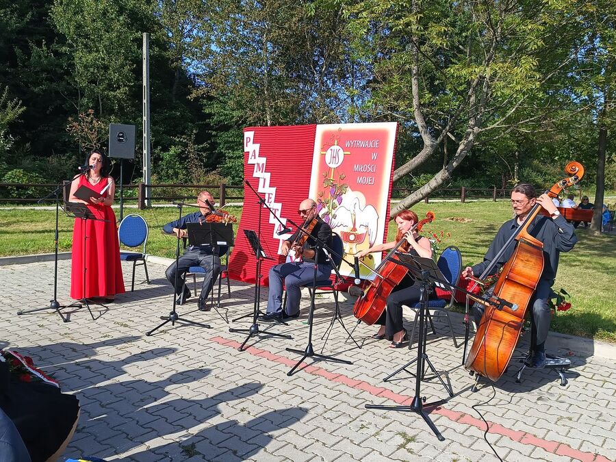 W Celinach odsłonięto pomnik ofiar niemieckiej zbrodni sprzed 80 lat