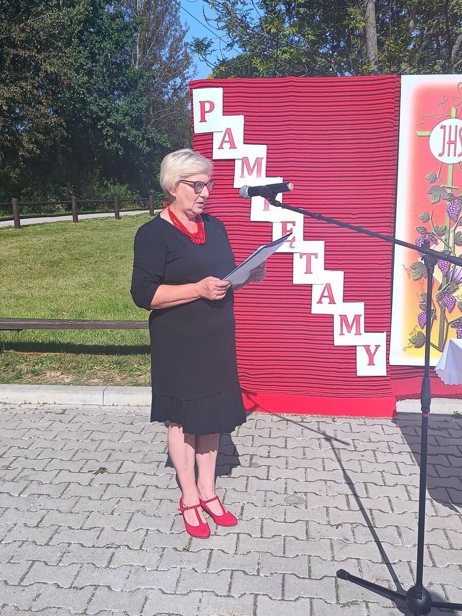 W Celinach odsłonięto pomnik ofiar niemieckiej zbrodni sprzed 80 lat