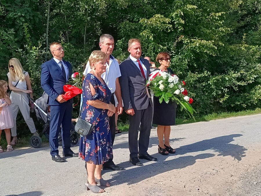 W Celinach odsłonięto pomnik ofiar niemieckiej zbrodni sprzed 80 lat