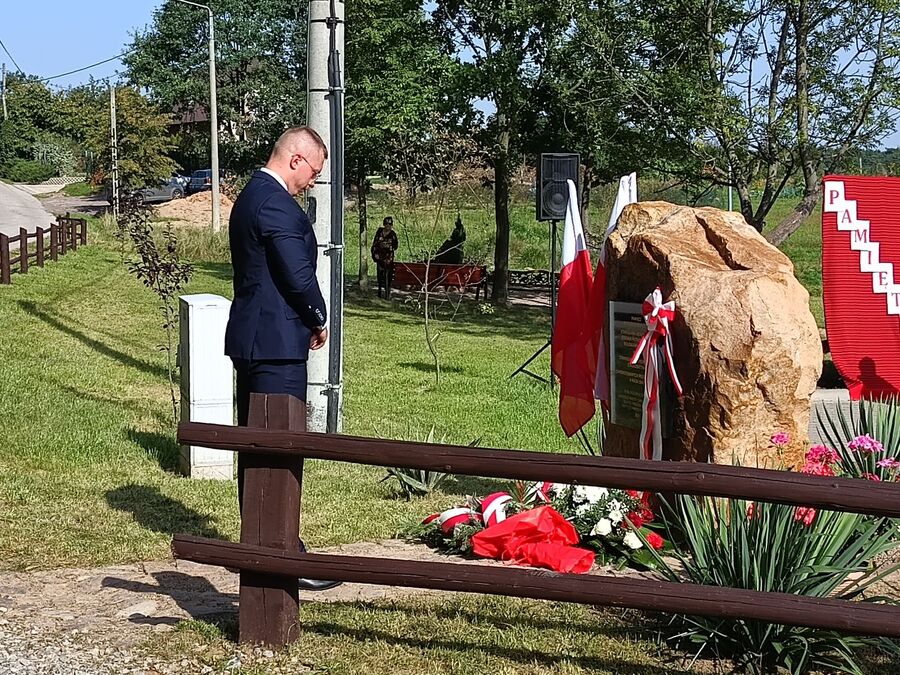 W Celinach odsłonięto pomnik ofiar niemieckiej zbrodni sprzed 80 lat