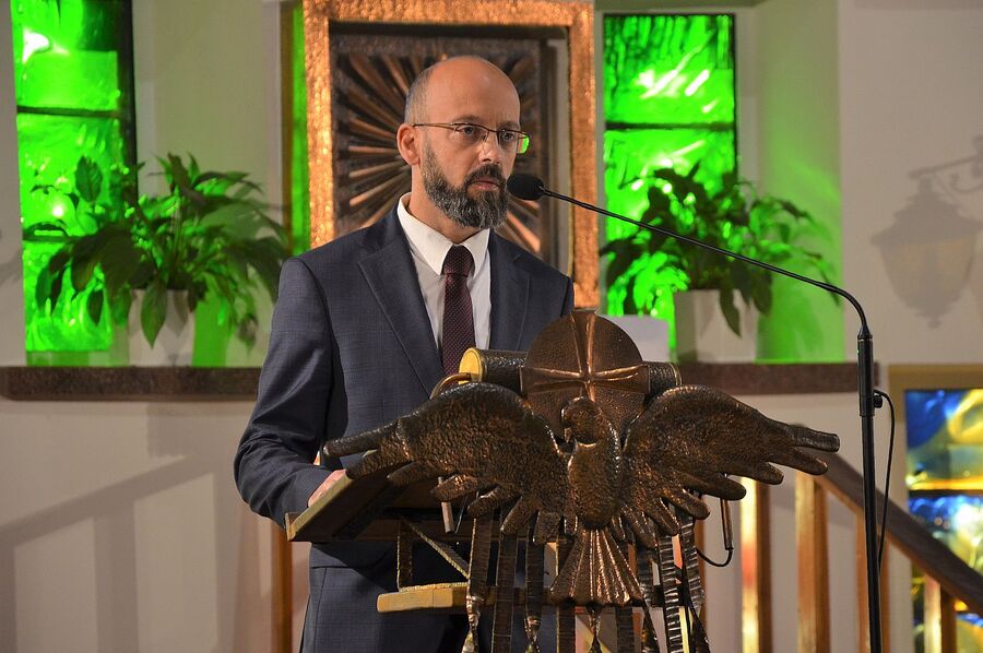 Odsłonięcie tablicy ks. Władysława Gurgacza w Tęgoborzu. Fot. Janusz Ślęzak (IPN)