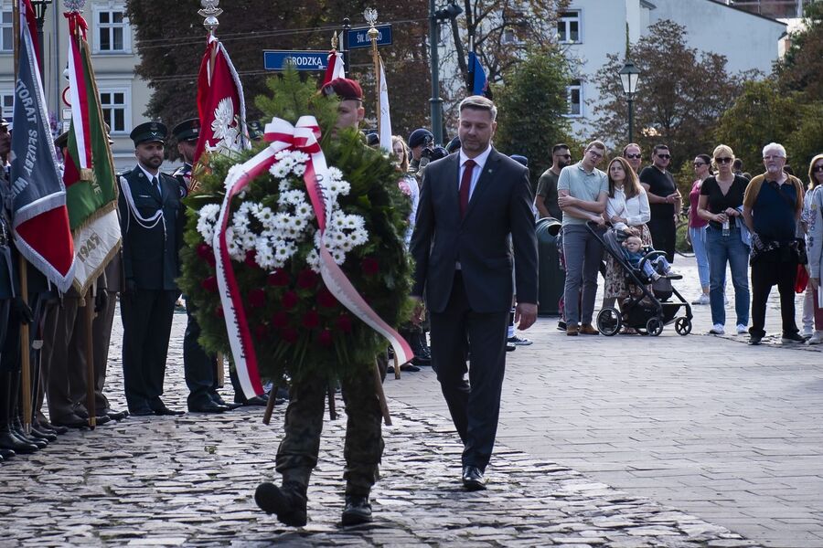 Kraków. Uroczystości w 84. rocznicę agresji Związku Sowieckiego na Polskę. Fot. Agnieszka Masłowska (IPN)