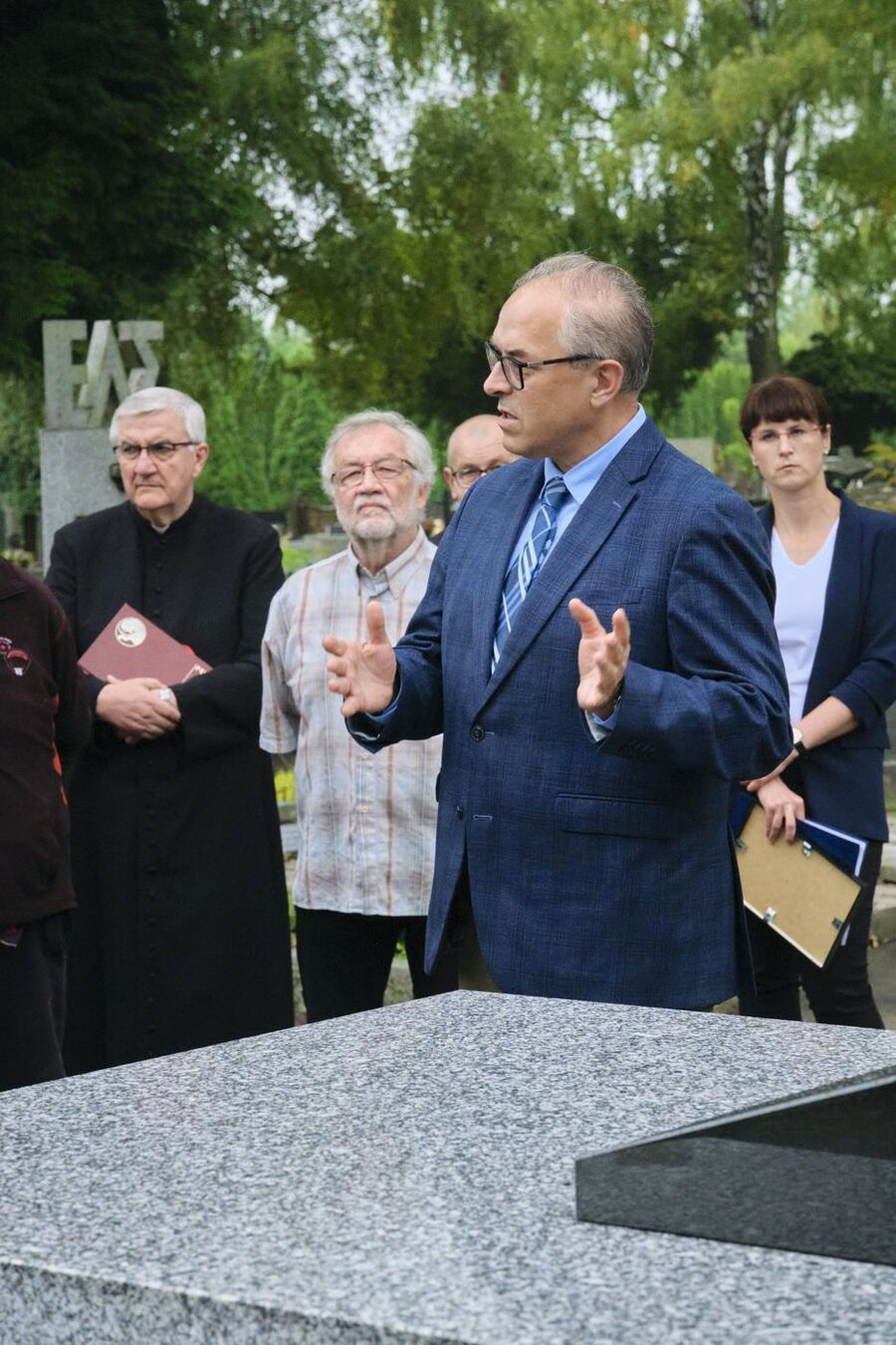 Poświęcenie nowego nagrobka prof. Feliksa Konecznego i całej rodziny Konecznych. Fot. Jan Lorek (MUW)