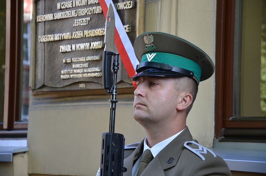 W Nowym Sączu odsłonięto tablicę upamiętniającą ppłk. Mariana Chodackiego. Fot. Janusz Ślęzak (IPN)