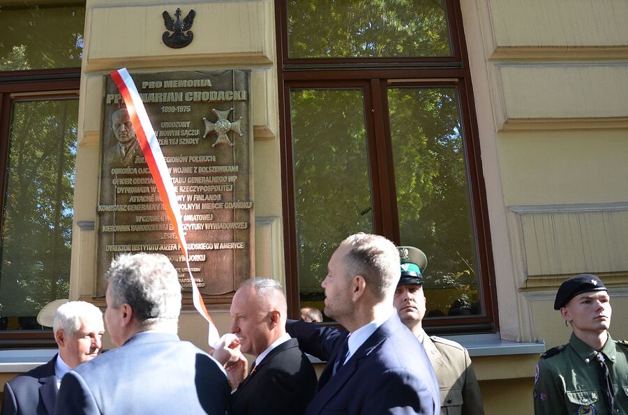 W Nowym Sączu odsłonięto tablicę upamiętniającą ppłk. Mariana Chodackiego. Fot. Janusz Ślęzak (IPN)
