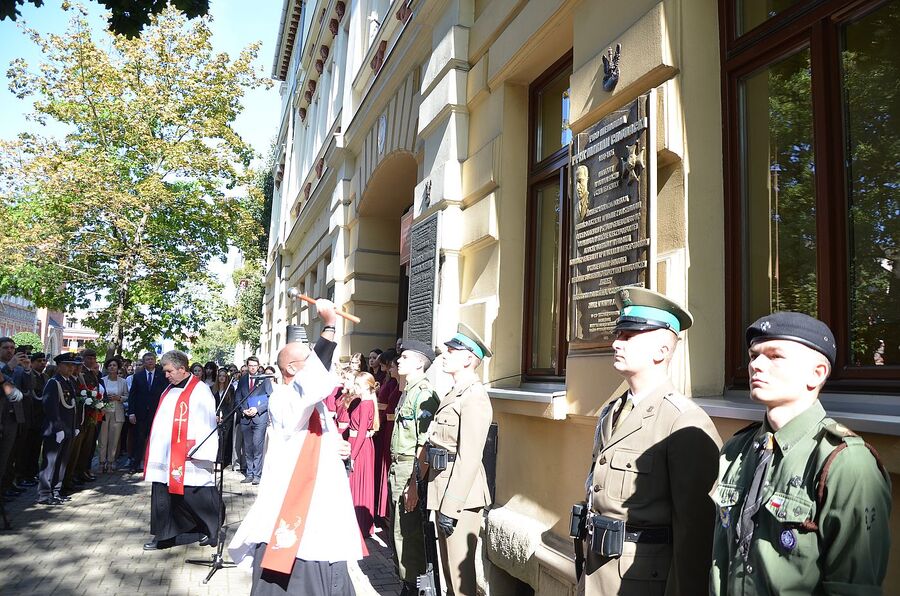 W Nowym Sączu odsłonięto tablicę upamiętniającą ppłk. Mariana Chodackiego. Fot. Janusz Ślęzak (IPN)