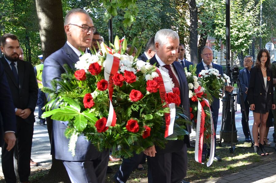 W Nowym Sączu odsłonięto tablicę upamiętniającą ppłk. Mariana Chodackiego. Fot. Janusz Ślęzak (IPN)