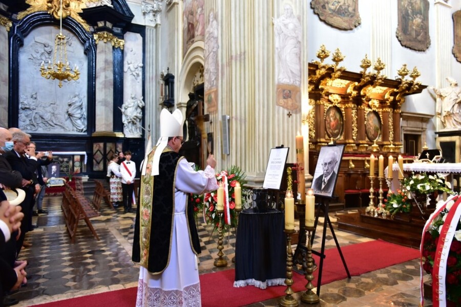 Kraków. Powtórny pochówek prof. Aleksandra Brücknera. Fot. Żaneta Wierzgacz (IPN)