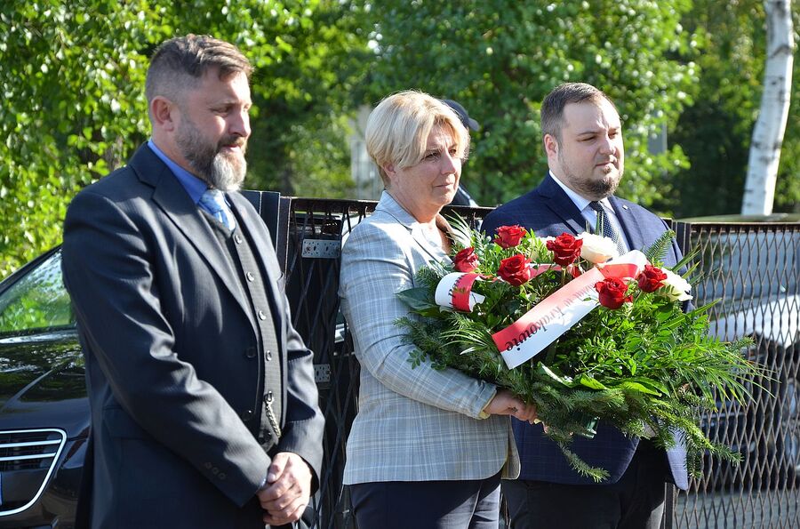 Uroczystość upamiętniająca więźniarki podobozu KL Auschwitz Bor/Budy. Fot. Janusz Ślęzak (IPN)