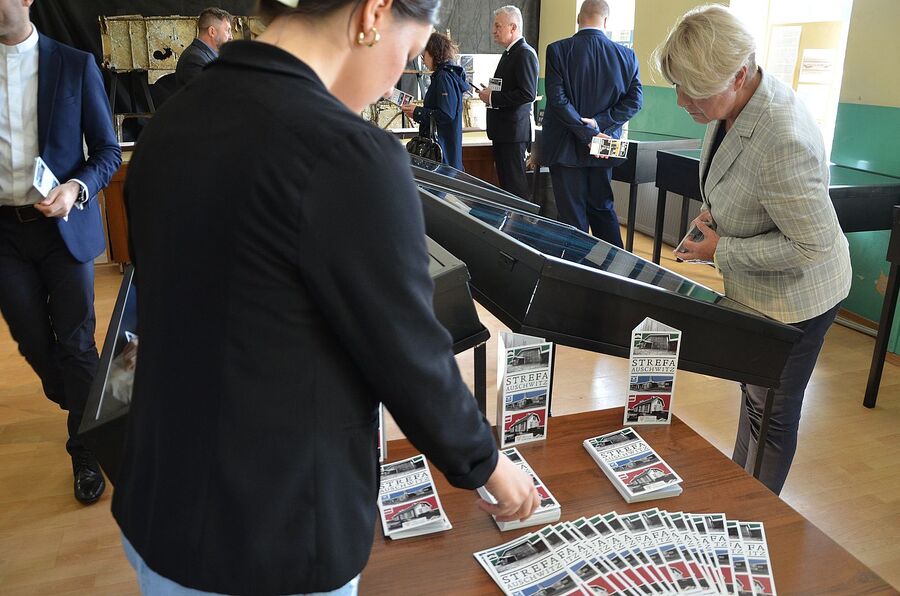 Uroczystość upamiętniająca więźniarki podobozu KL Auschwitz Bor/Budy. Fot. Janusz Ślęzak (IPN)