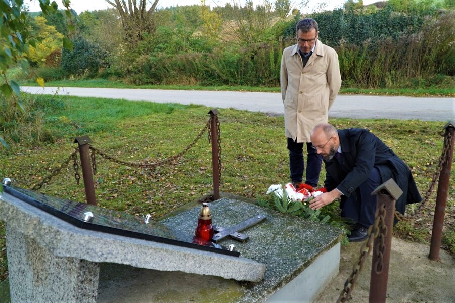 Zbrodnie żandarmerii niemieckiej w Maciejowie. Fot. Żaneta Wierzgacz (IPN)