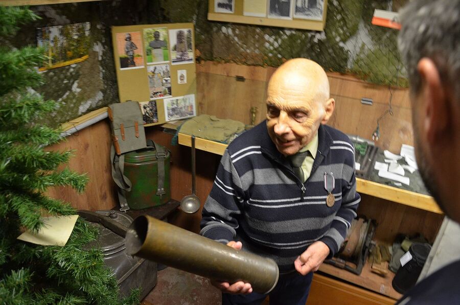 Medal Reipublicae Memoriae Meritum dla hm. Ryszarda Kowala. Fot. Janusz Ślęzak (IPN)