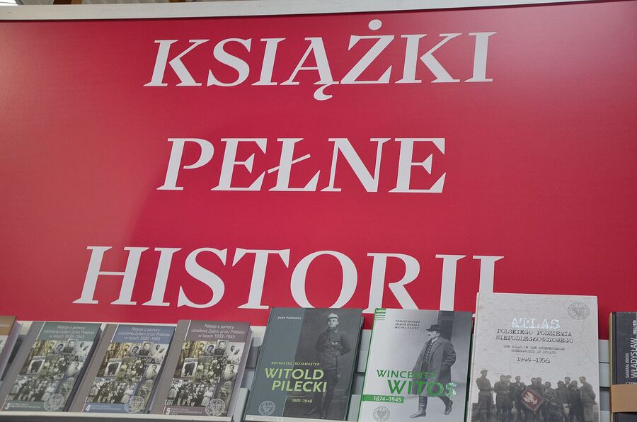 Wydawnictwo IPN na 26. Międzynarodowych Targach Książki w Krakowie. Fot. Janusz Ślęzak (IPN)