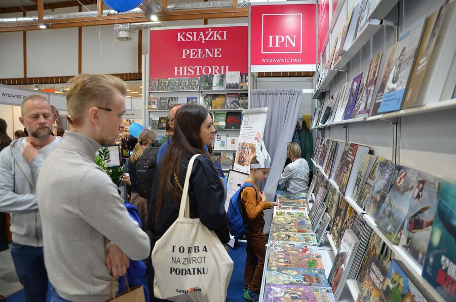 Wydawnictwo IPN na 26. Międzynarodowych Targach Książki w Krakowie. Fot. Janusz Ślęzak (IPN)