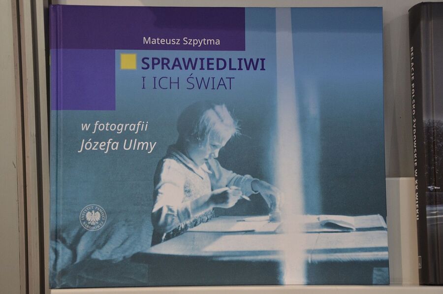 Wydawnictwo IPN na 26. Międzynarodowych Targach Książki w Krakowie. Fot. Janusz Ślęzak (IPN)
