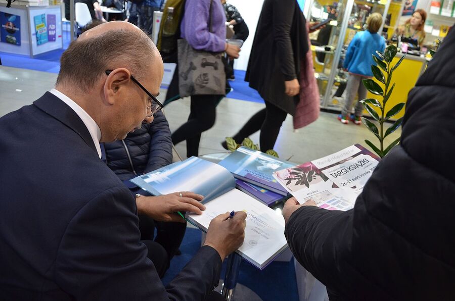 Wydawnictwo IPN na 26. Międzynarodowych Targach Książki w Krakowie. Fot. Janusz Ślęzak (IPN)