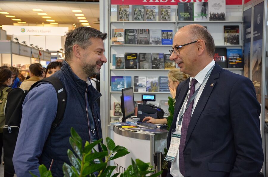 Wydawnictwo IPN na 26. Międzynarodowych Targach Książki w Krakowie. Fot. Janusz Ślęzak (IPN)