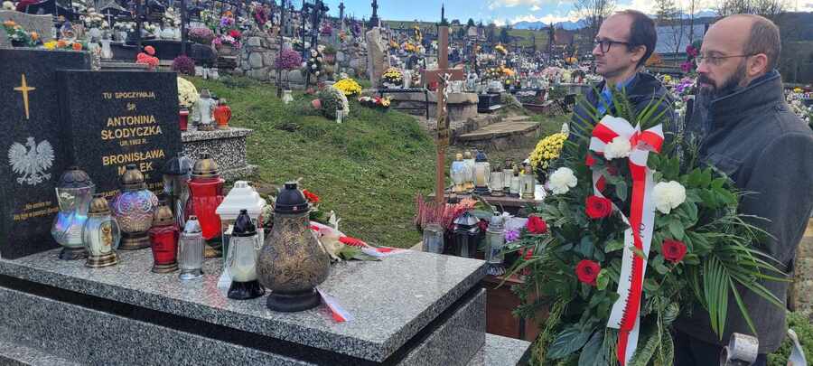 Pamięci ofiar niemieckich pacyfikacji miejscowości Nowe Bystre. Fot. Jan Wnuk (IPN)