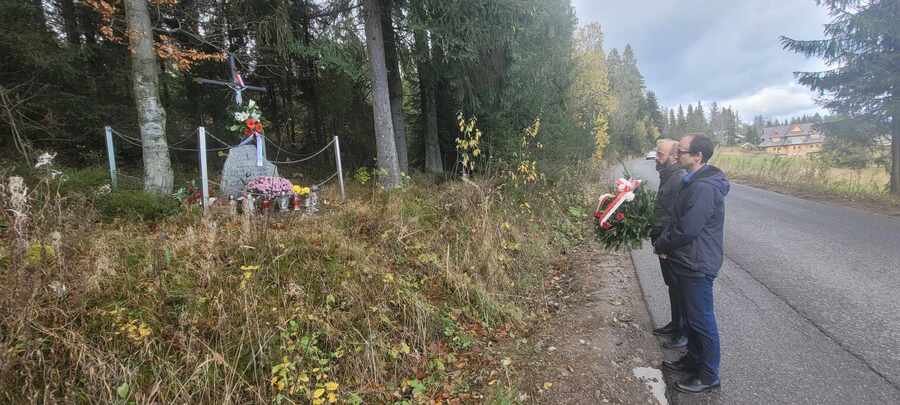 Pamięci ofiar niemieckich pacyfikacji miejscowości Nowe Bystre. Fot. Jan Wnuk (IPN)