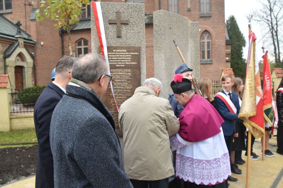 Odsłonięcie tablicy pamięci w Żeleźnikowej Wielkiej. Fot. Jakub Ryba (IPN)