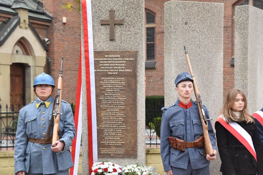 Odsłonięcie tablicy pamięci w Żeleźnikowej Wielkiej. Fot. Jakub Ryba (IPN)