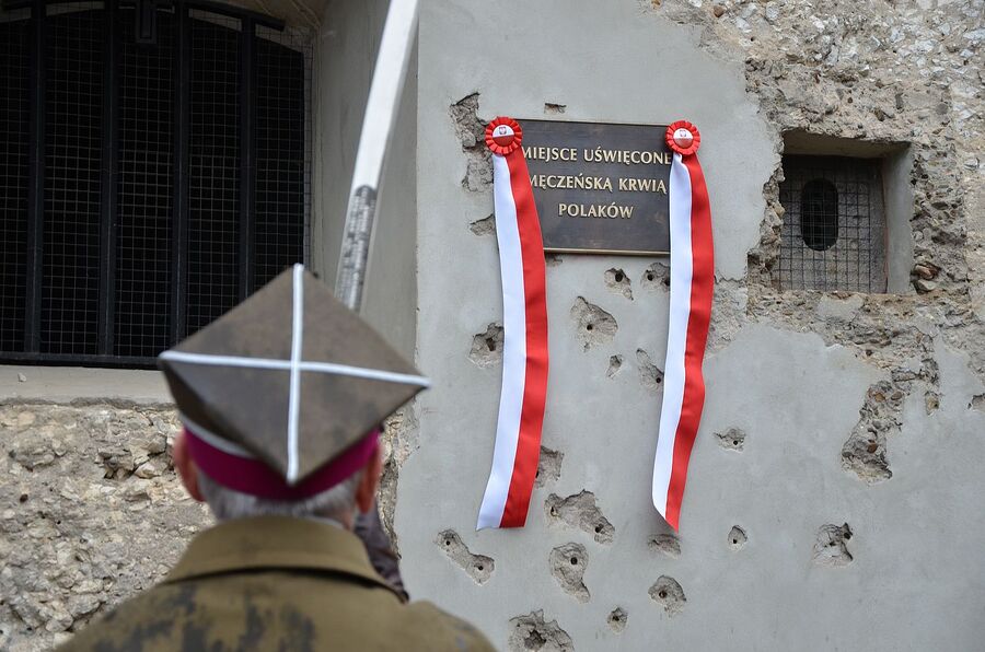 Tablica pamięci ofiar egzekucji w forcie „Krzesławice”. Fot. Janusz Ślęzak (IPN)