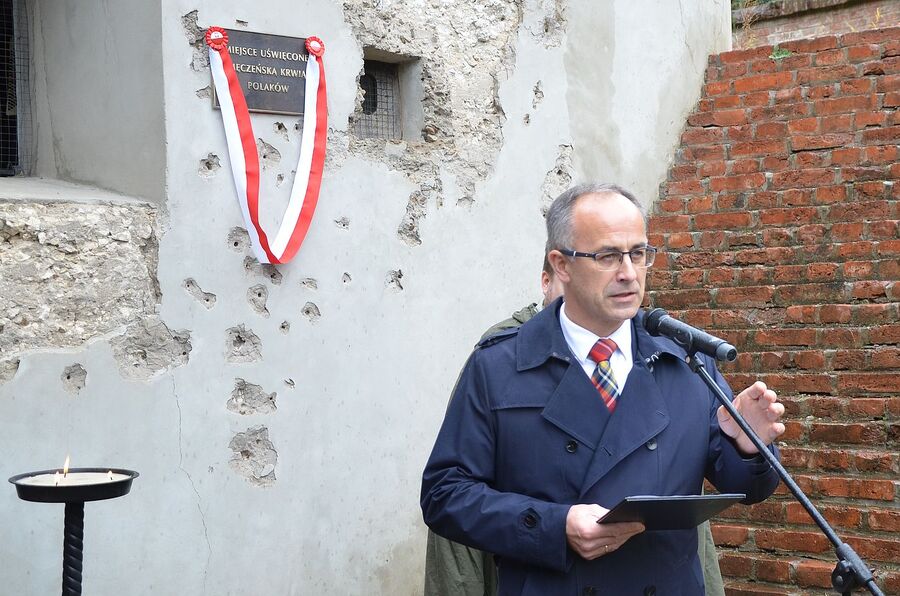 Tablica pamięci ofiar egzekucji w forcie „Krzesławice”. Fot. Janusz Ślęzak (IPN)