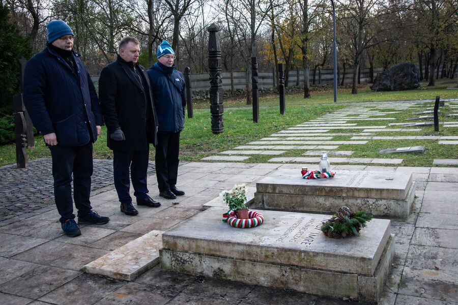 Delegacja krakowskiego oddziału IPN w Budapeszcie. Fot. Agnieszka Masłowska (IPN)