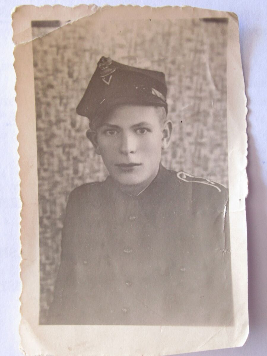 Marian Misiak. Fotografia opisana: „Wroczław Marjan Misiak Rok 1946 Maj”, być może wykonana już po przystąpieniu do podziemia niepodległościowego. Fot. ze zbiorów rodzinnych