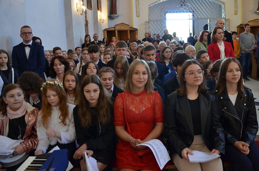 Uroczystość odsłonięcia tablicy chor. Stanisława Kućmierza w Jerzmanowicach. Fot. Janusz Ślęzak (IPN)