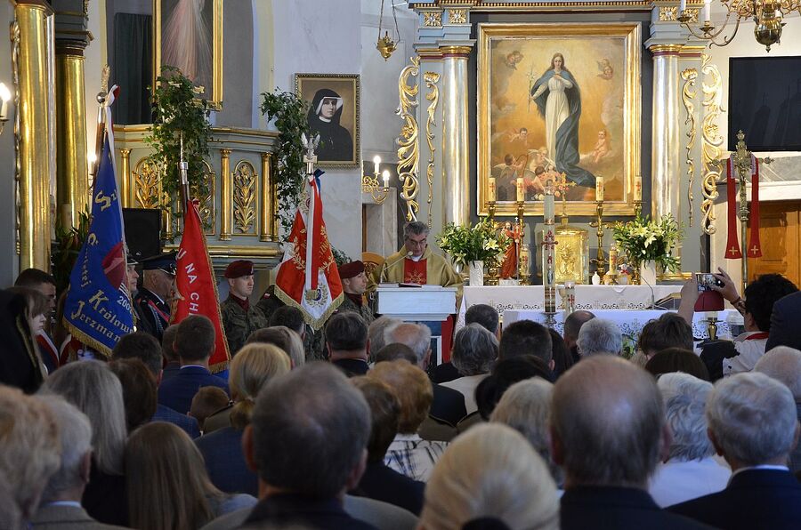 Uroczystość odsłonięcia tablicy chor. Stanisława Kućmierza w Jerzmanowicach. Fot. Janusz Ślęzak (IPN)