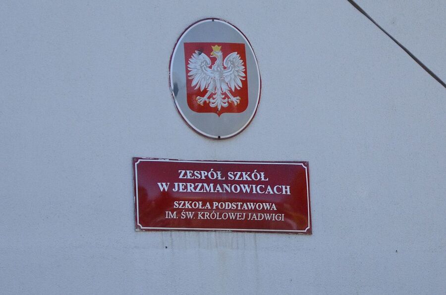 Uroczystość odsłonięcia tablicy chor. Stanisława Kućmierza w Jerzmanowicach. Fot. Janusz Ślęzak (IPN)