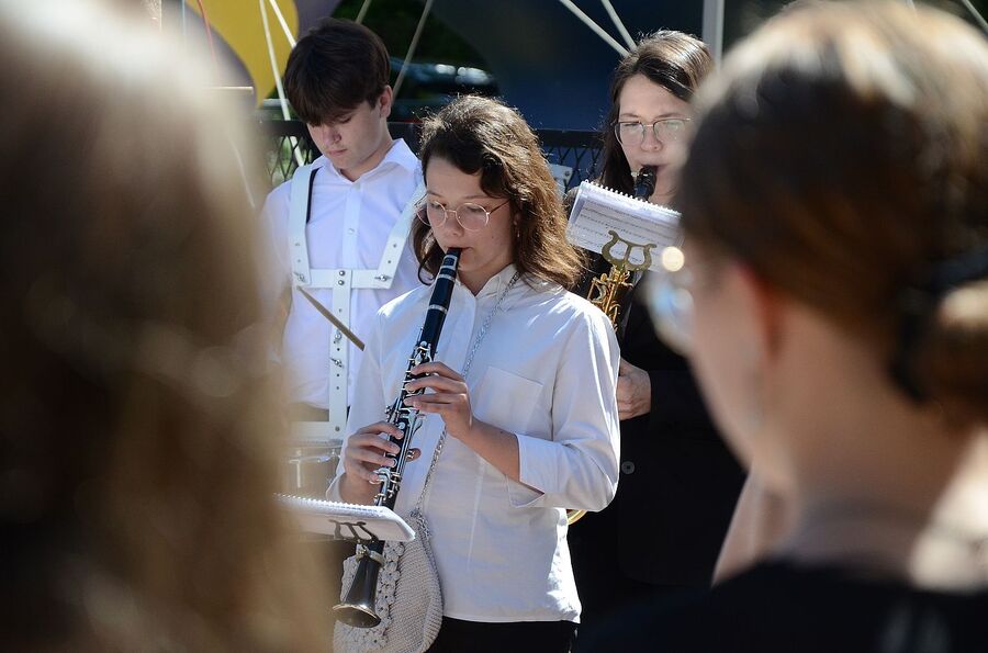 Uroczystość odsłonięcia tablicy chor. Stanisława Kućmierza w Jerzmanowicach. Fot. Janusz Ślęzak (IPN)