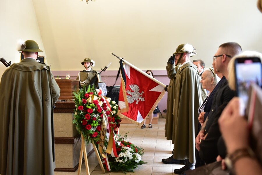 Uroczystości pogrzebowe Ludwika Kawika „Czujnego”. Fot. Żaneta Wierzgacz (IPN)