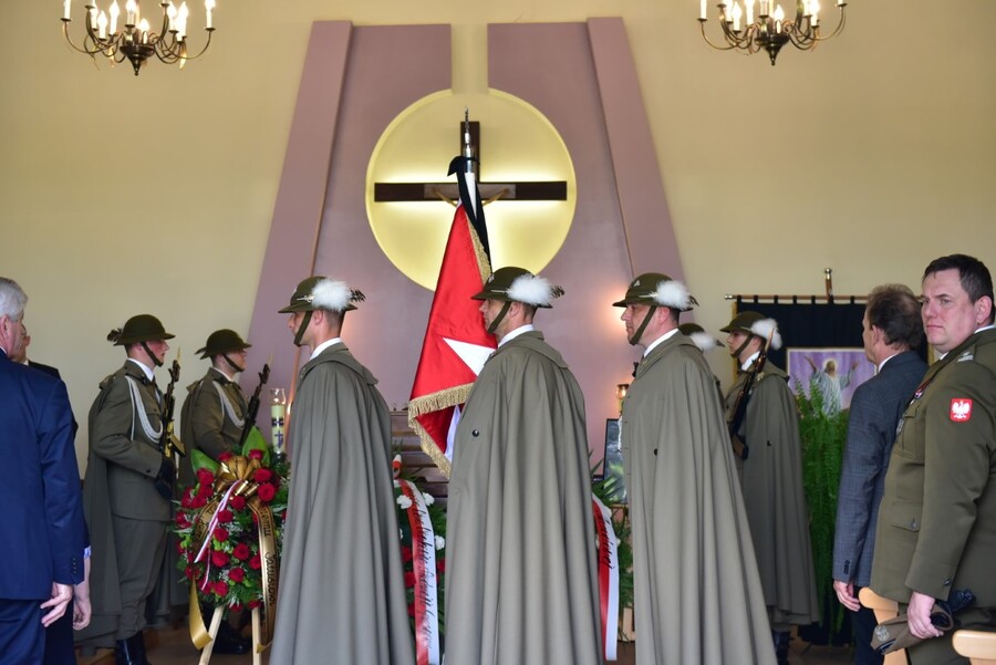Uroczystości pogrzebowe Ludwika Kawika „Czujnego”. Fot. Żaneta Wierzgacz (IPN)