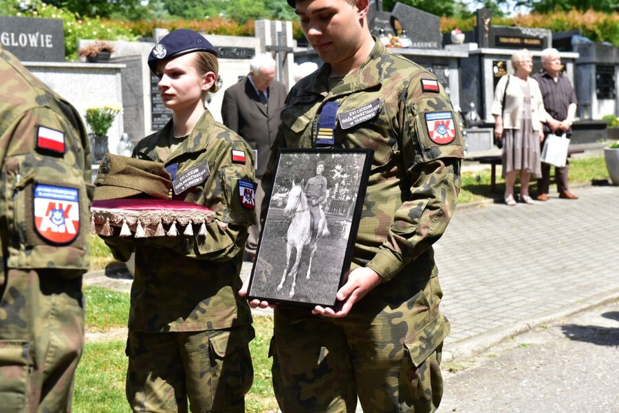 Uroczystości pogrzebowe Ludwika Kawika „Czujnego”. Fot. Żaneta Wierzgacz (IPN)
