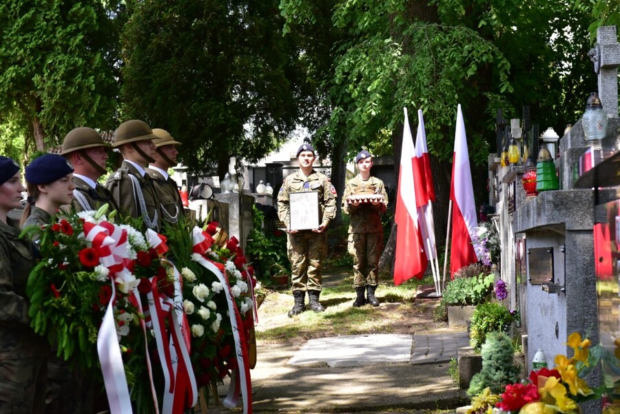 Uroczystości pogrzebowe Ludwika Kawika „Czujnego”. Fot. Żaneta Wierzgacz (IPN)