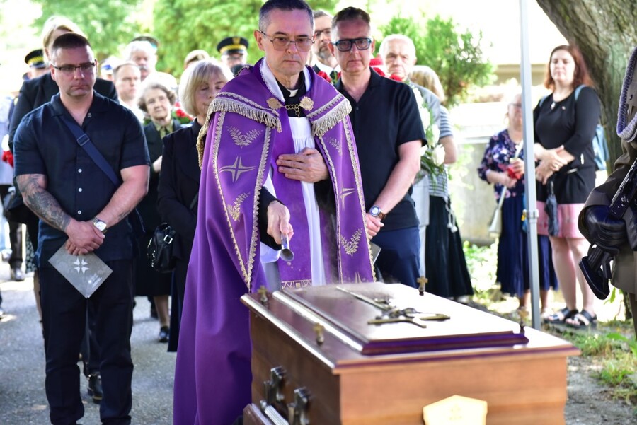 Uroczystości pogrzebowe Ludwika Kawika „Czujnego”. Fot. Żaneta Wierzgacz (IPN)