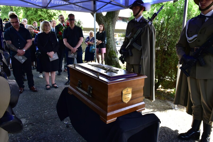 Uroczystości pogrzebowe Ludwika Kawika „Czujnego”. Fot. Żaneta Wierzgacz (IPN)