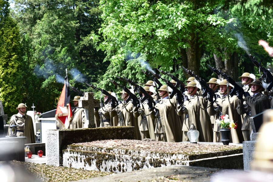 Uroczystości pogrzebowe Ludwika Kawika „Czujnego”. Fot. Żaneta Wierzgacz (IPN)